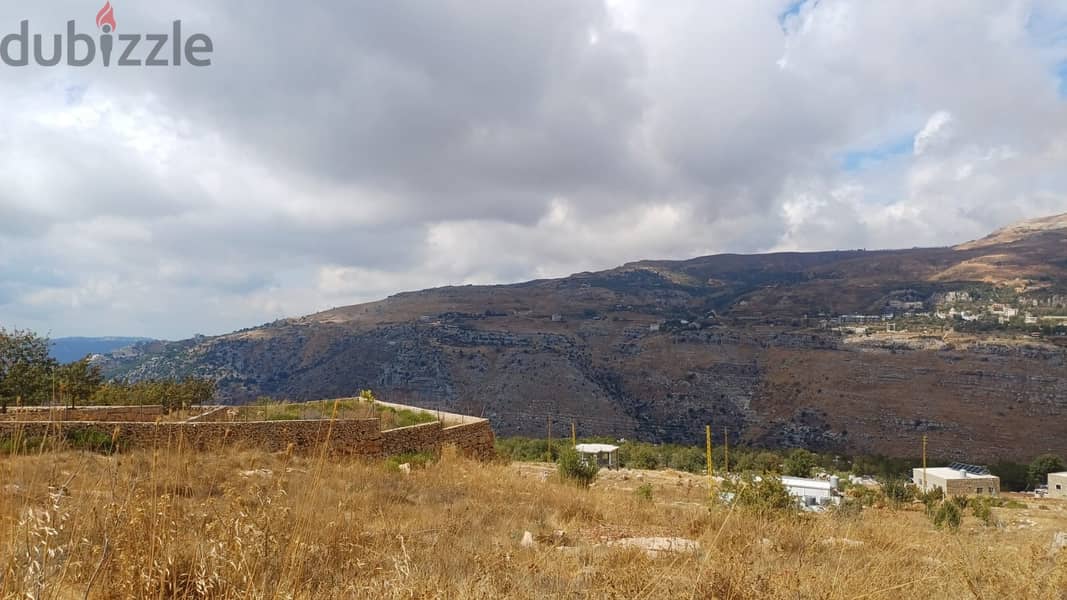 Land for sale in Tarchich ارض للبيع في ترشيش 1