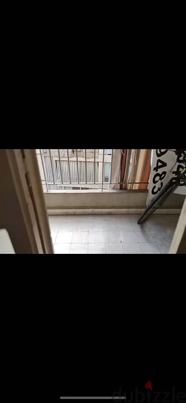 residential calm street  طريق جديدة بيروت  للبيع منزل 7