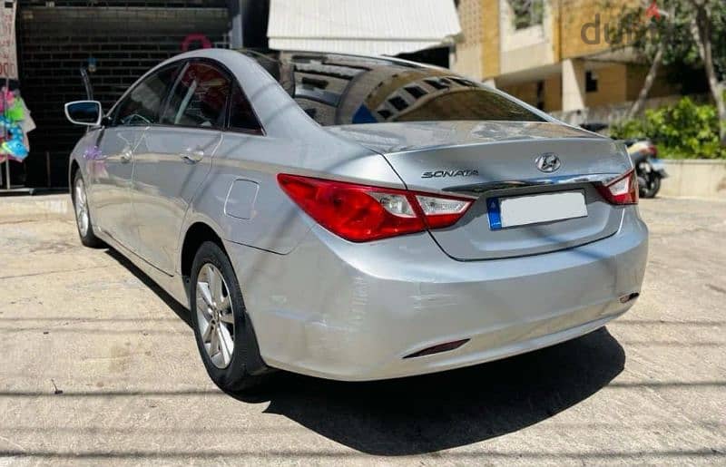 Hyundai Sonata 2013 1