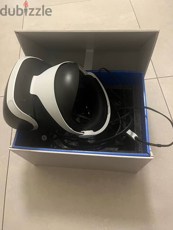 VR and 2 games and 1 farpoint(weapon) 3