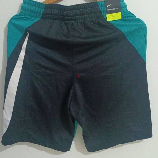 new Nike short size M original 1