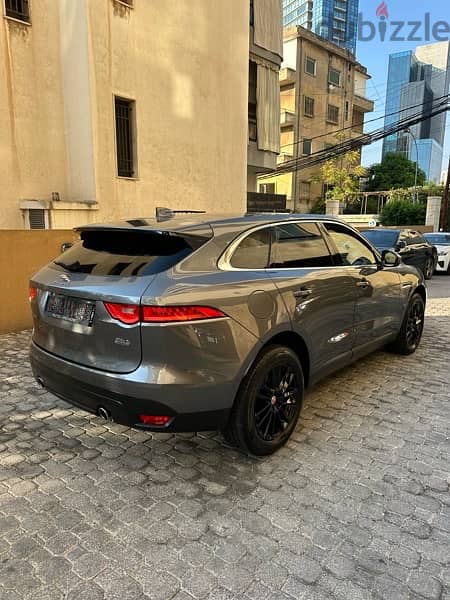 Jaguar F-pace V6 35t 2017 gray on black (clean carfax) 4