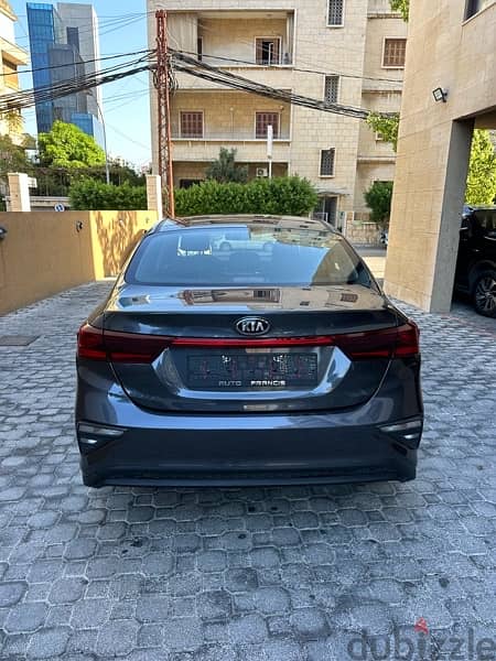 Kia Cerato 2019 gray on black (company source-36000 km) 5