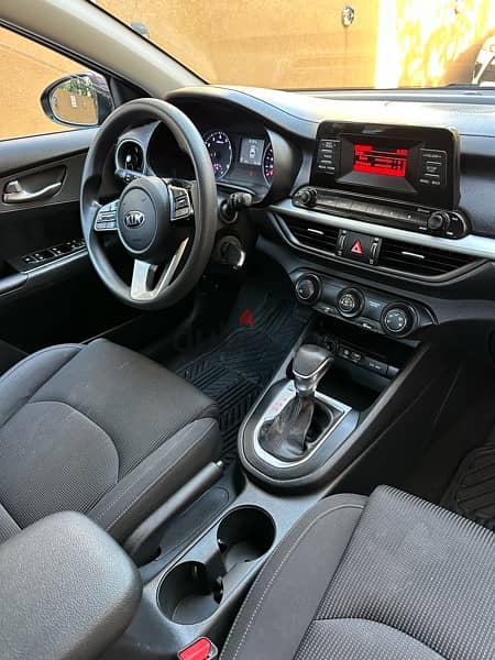 Kia Cerato 2019 gray on black (company source-36000 km) 8