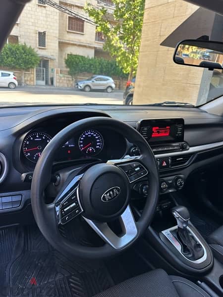 Kia Cerato 2019 gray on black (company source-36000 km) 9