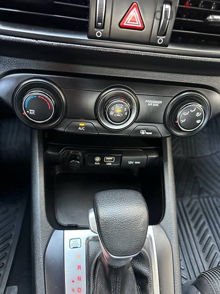 Kia Cerato 2019 gray on black (company source-36000 km) 14