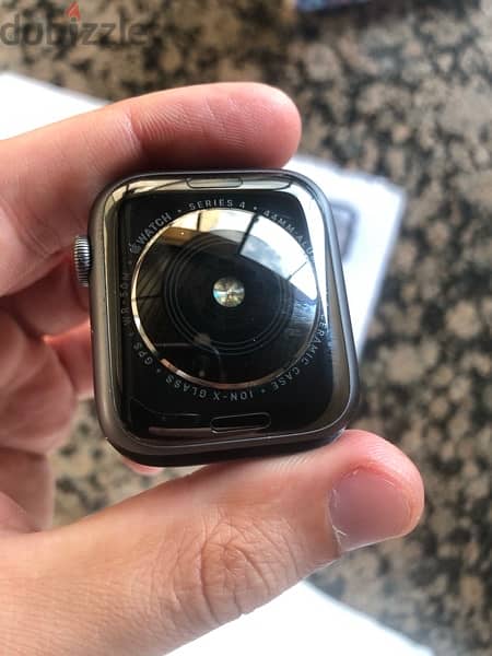 Apple Watch series 4 44mm 3