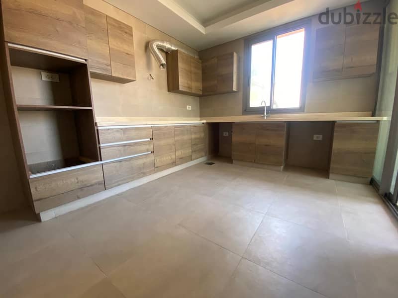 Apartment For Sale In Rawche شقة للبيع في الروشة 4