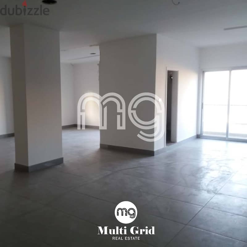 RA-8270 / Showroom for Rent in Mazraat Yachouh, صالة عرض للإيجار 1