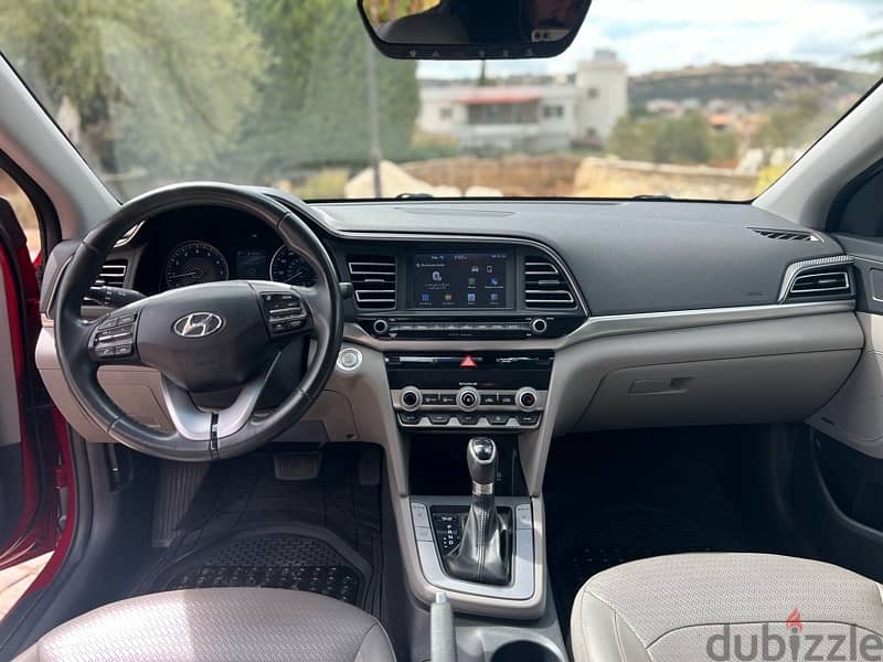 Hyundai Elantra 2019 8