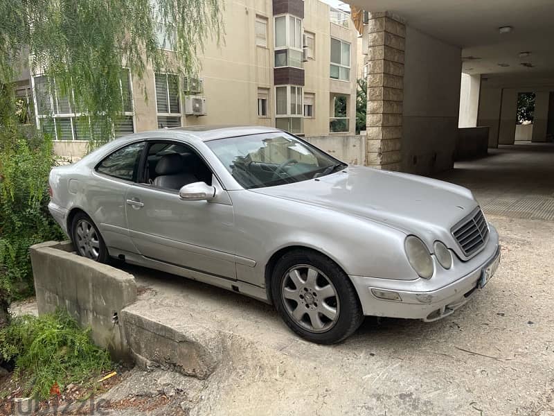 Mercedes-Benz CLK-Class 2000 3