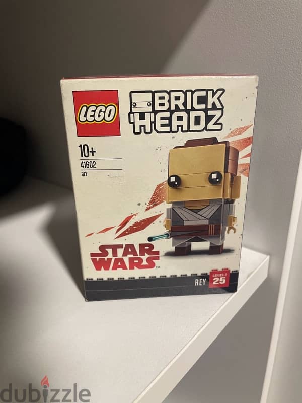 Retired Lego set 41602- BrickHeadz Rey 1