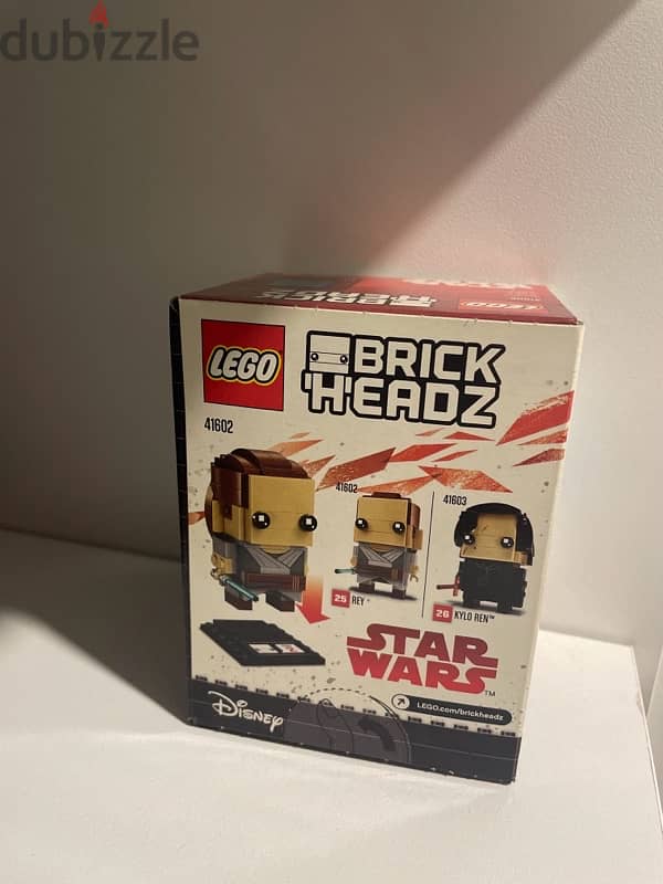 Retired Lego set 41602- BrickHeadz Rey 3