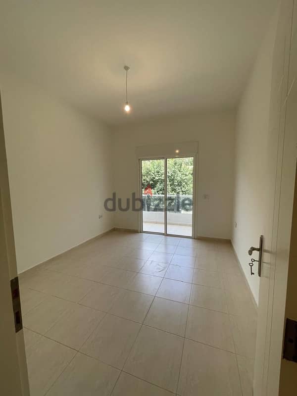 semi furnished apartment - qornet el hamra 5