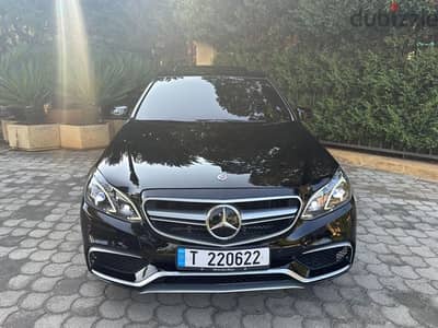 Mercedes-Benz E-Class 2011 (with special plate)