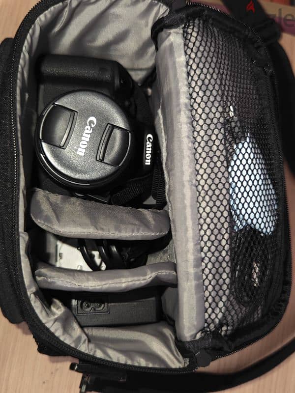 used Canon EOS 700D DSLR Camera with 18-55mm Lens + Original Bag 2