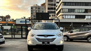 Hyundai Tucson Limited 2.4L 4WD one owner 0