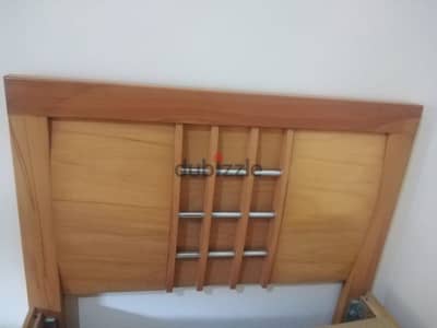 2 beds + closet for sale