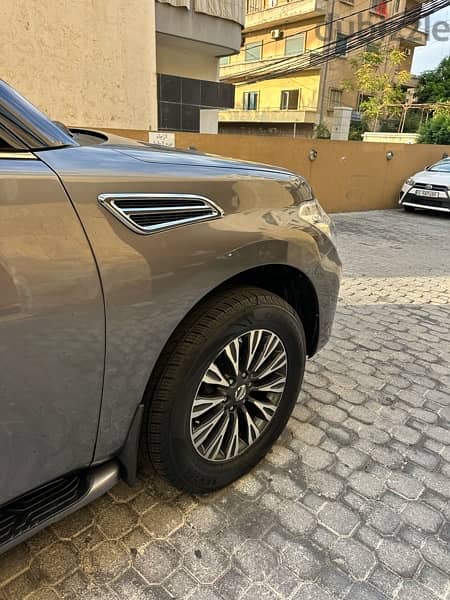 Nissan Patrol Platinum 2019 gray on black (company source) 6