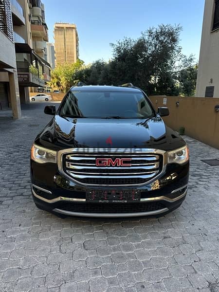 GMC Acadia AWD 2019 black on black (company source) 0