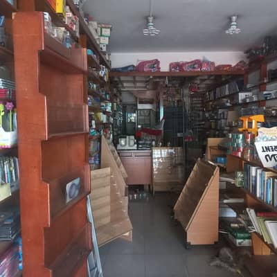 Shop with mezzanine in Zalka for rentمحل مع طابق نصفي للإيجار