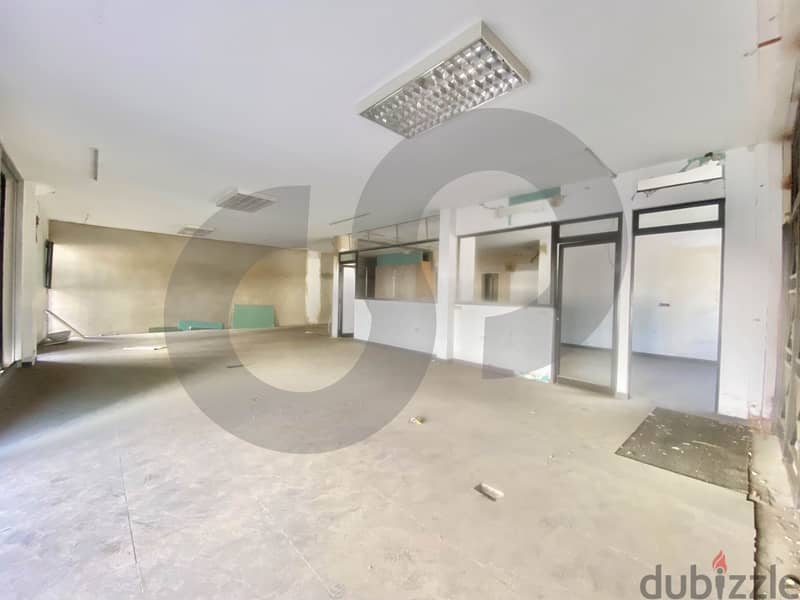 shop/warehouse for rent in Karantina, Beirut/كرنتينا REF#MR113610 1