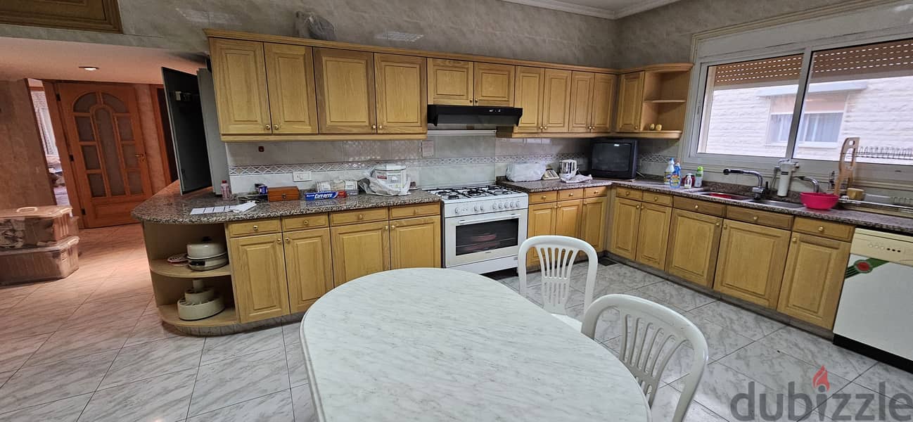 Apartment for sale in Yarzeh شقة للبيع في اليرزة 7