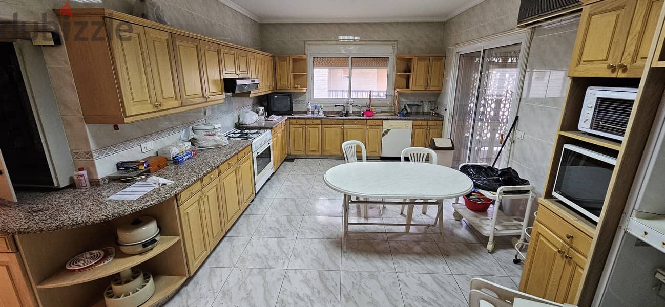 Apartment for sale in Yarzeh شقة للبيع في اليرزة 8