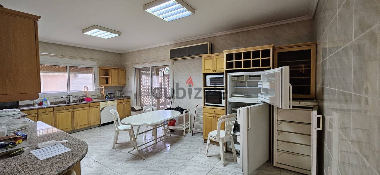 Apartment for sale in Yarzeh شقة للبيع في اليرزة 9