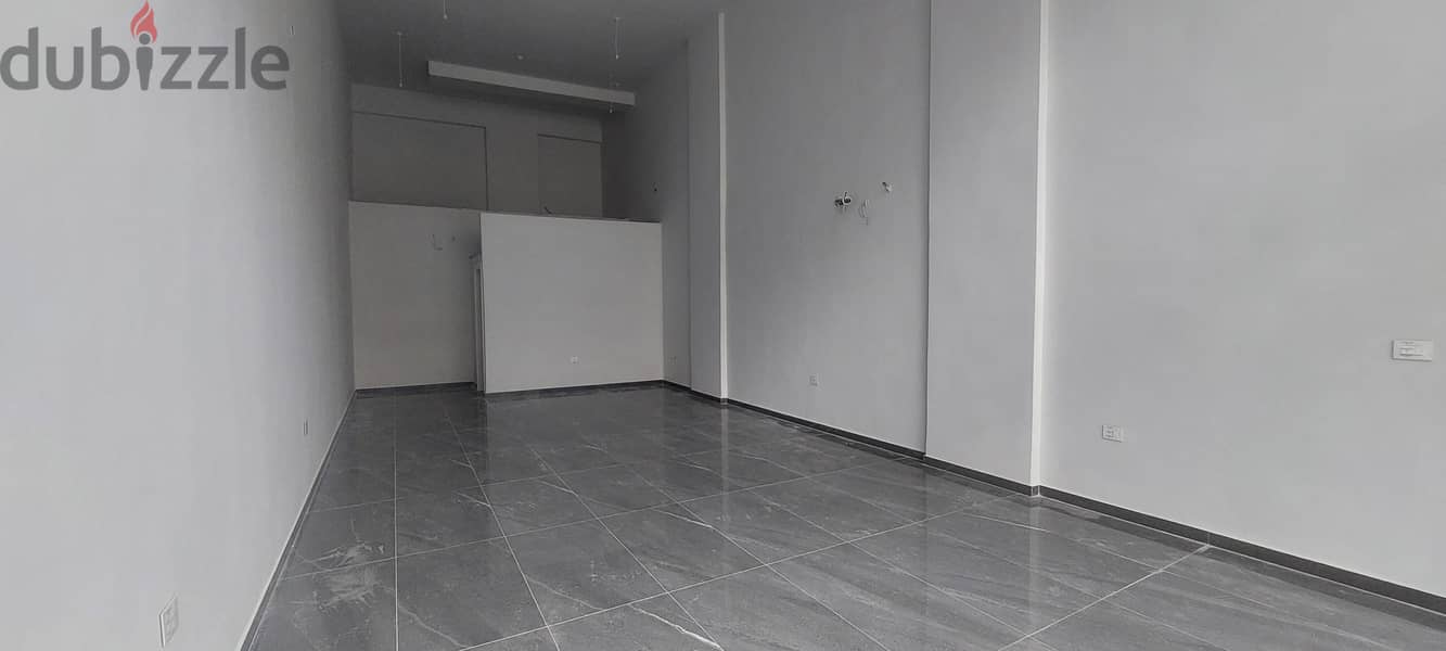 Shop for rent in Zalaka محل للإيجار بالزلقة 1