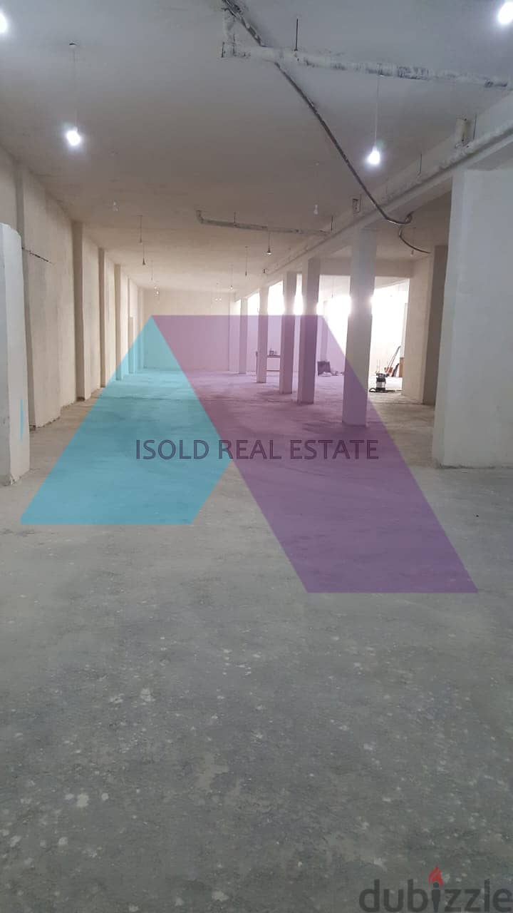 A 950 m2 warehouse for Sale  in Sin El Fil-Horesh Tabet 3