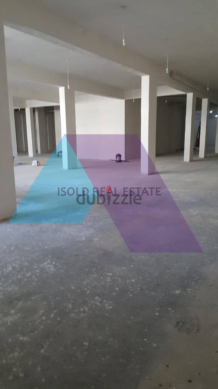 A 950 m2 warehouse for Sale  in Sin El Fil-Horesh Tabet 4