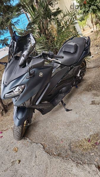 tmax 560 odo 5000km company source tmax windshield  iphone samsung 1