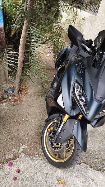 tmax 560 odo 5000km company source tmax windshield  iphone samsung 2