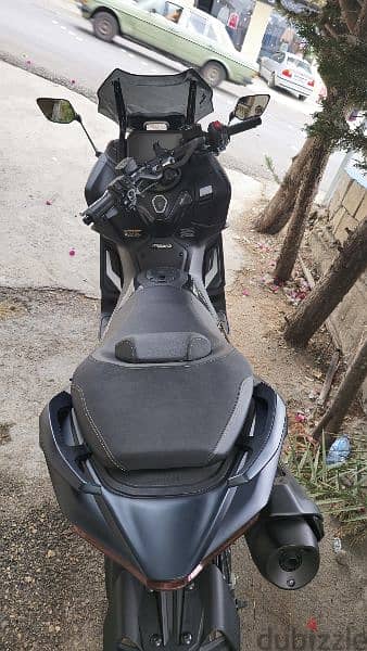 tmax 560 odo 5000km company source tmax windshield  iphone samsung 3