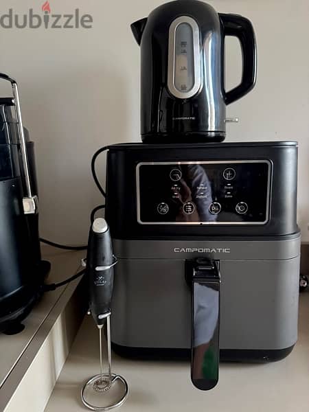 air fryer and electric kettle together and one whisker 0