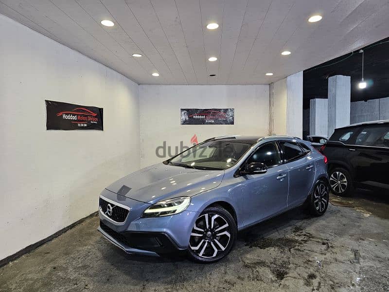 2018 Volvo V40 T4 AWD Cross Country Company Source & Maintenance GAA 2