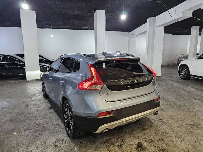 2018 Volvo V40 T4 AWD Cross Country Company Source & Maintenance GAA 4