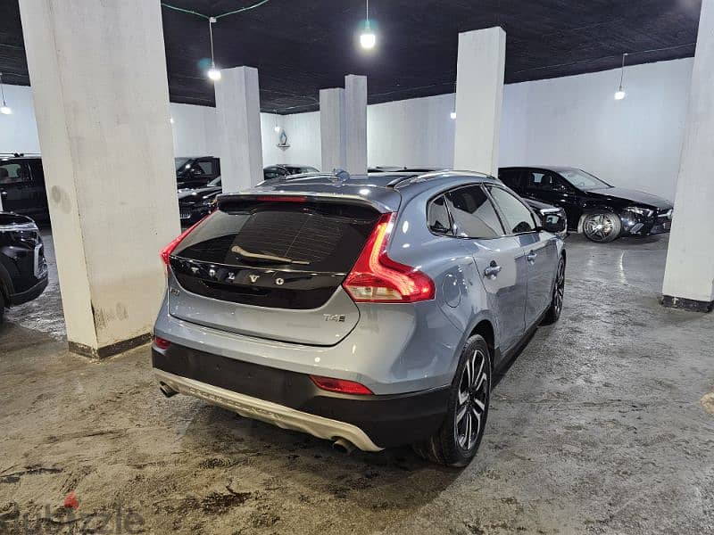 2018 Volvo V40 T4 AWD Cross Country Company Source & Maintenance GAA 5