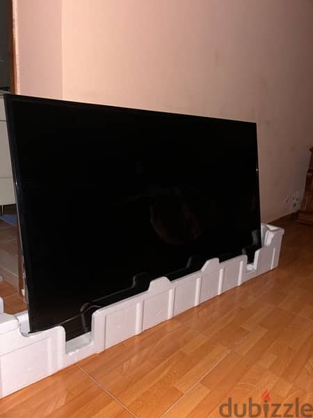 Compomatic LED TV 57” 1