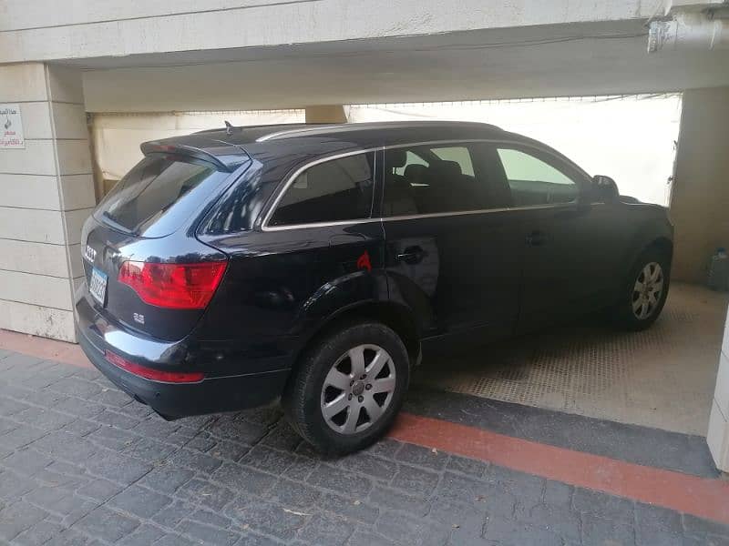 Audi Q7 2008 1