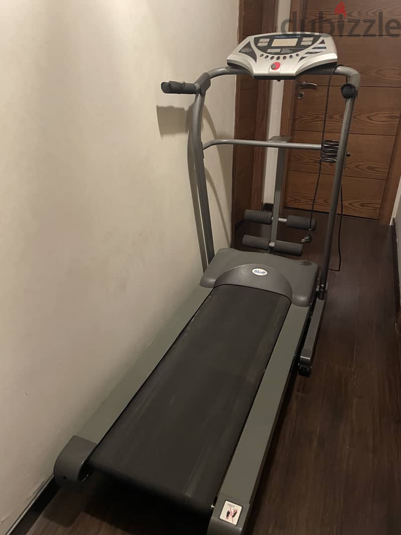 Motorized treadmill 1