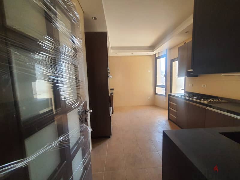 Apartment for sale in Ras El Nabeh شقة للبيع في رأس النبع 5