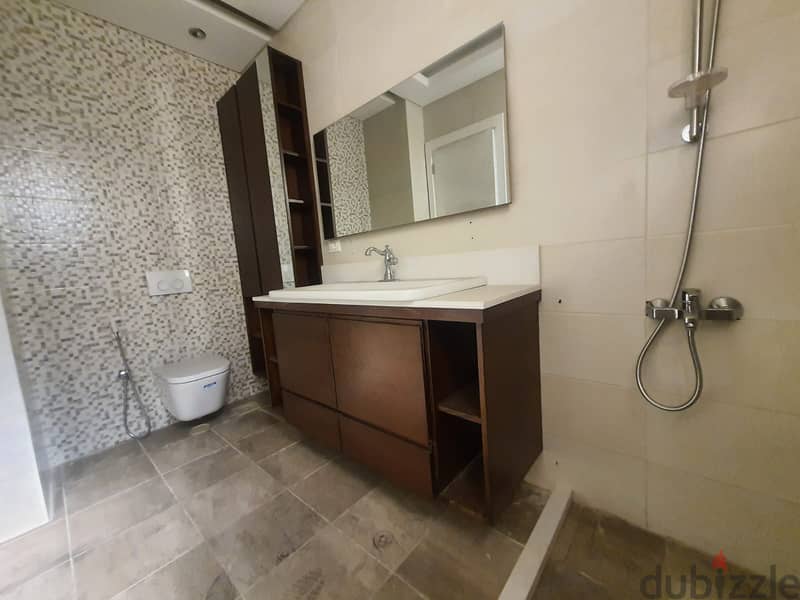 Apartment for sale in Ras El Nabeh شقة للبيع في رأس النبع 13