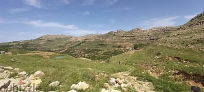 Land for Sale in Hrajel/ أرض رائعة للبيع في حراجل 0