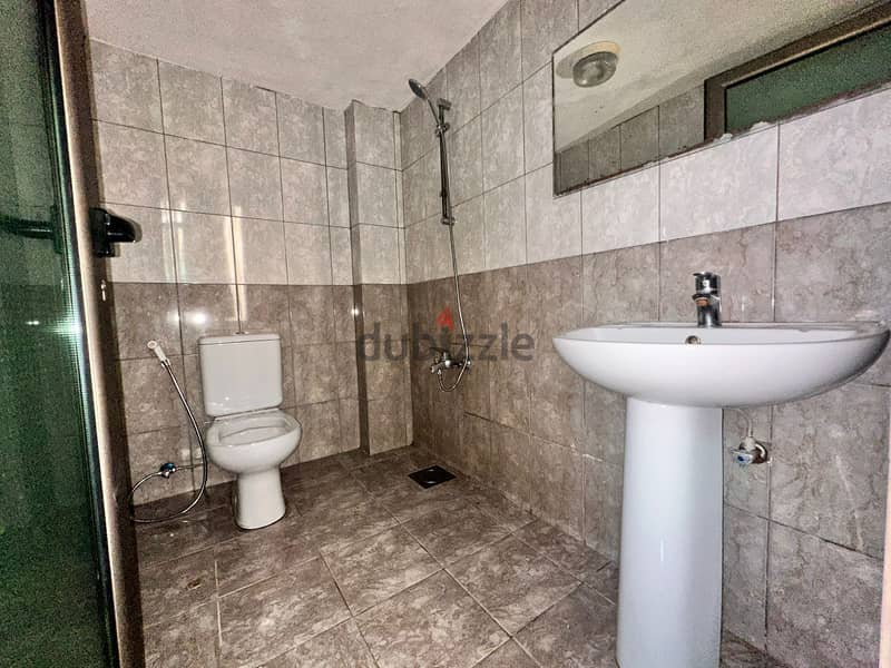 Apartment For Sale In Jnah شقة للبيع  في الجناح 13