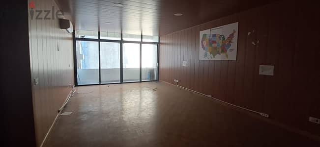 Office for rent in Gemayzeh مكتب للإيجار في الجميزة