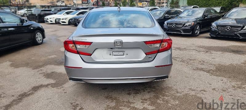 Honda Accord 2019 4