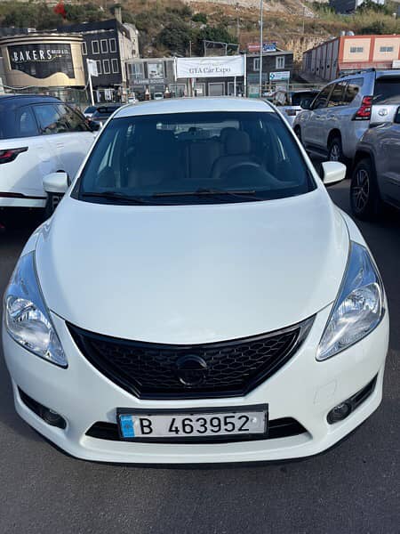 Nissan Tiida 2014 3