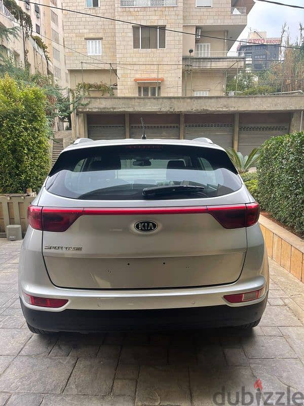 Kia Sportage 2017 silver 71000km 3